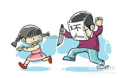 小女孩为何会往陌生人的饮料中加洗手液？背后的教育与安全意识探讨